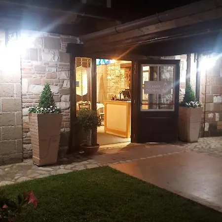Della Pacchiana Inn *