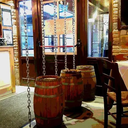 Della Pacchiana Πανδοχείο *